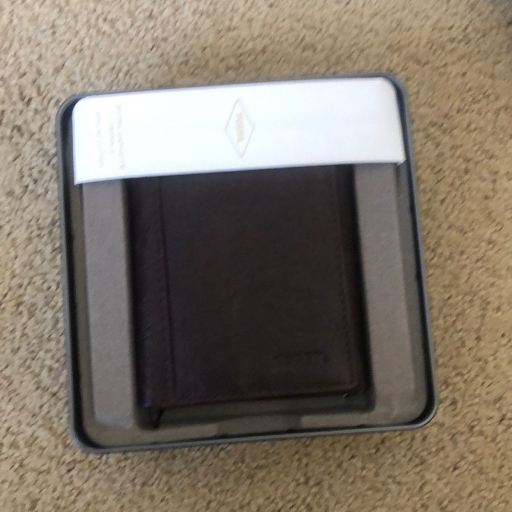 Fossil wallet